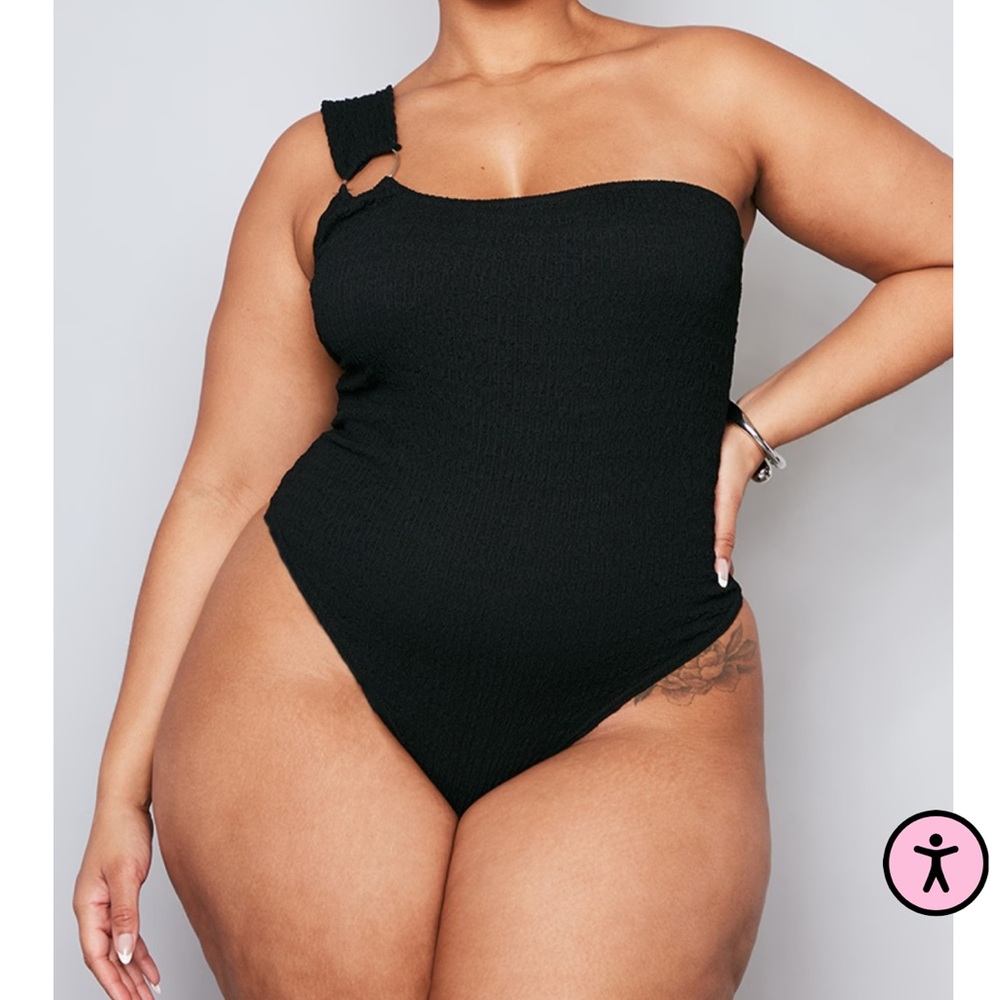 PLT Plus Black Textured One Shoulder Ring Detail Bodysuit